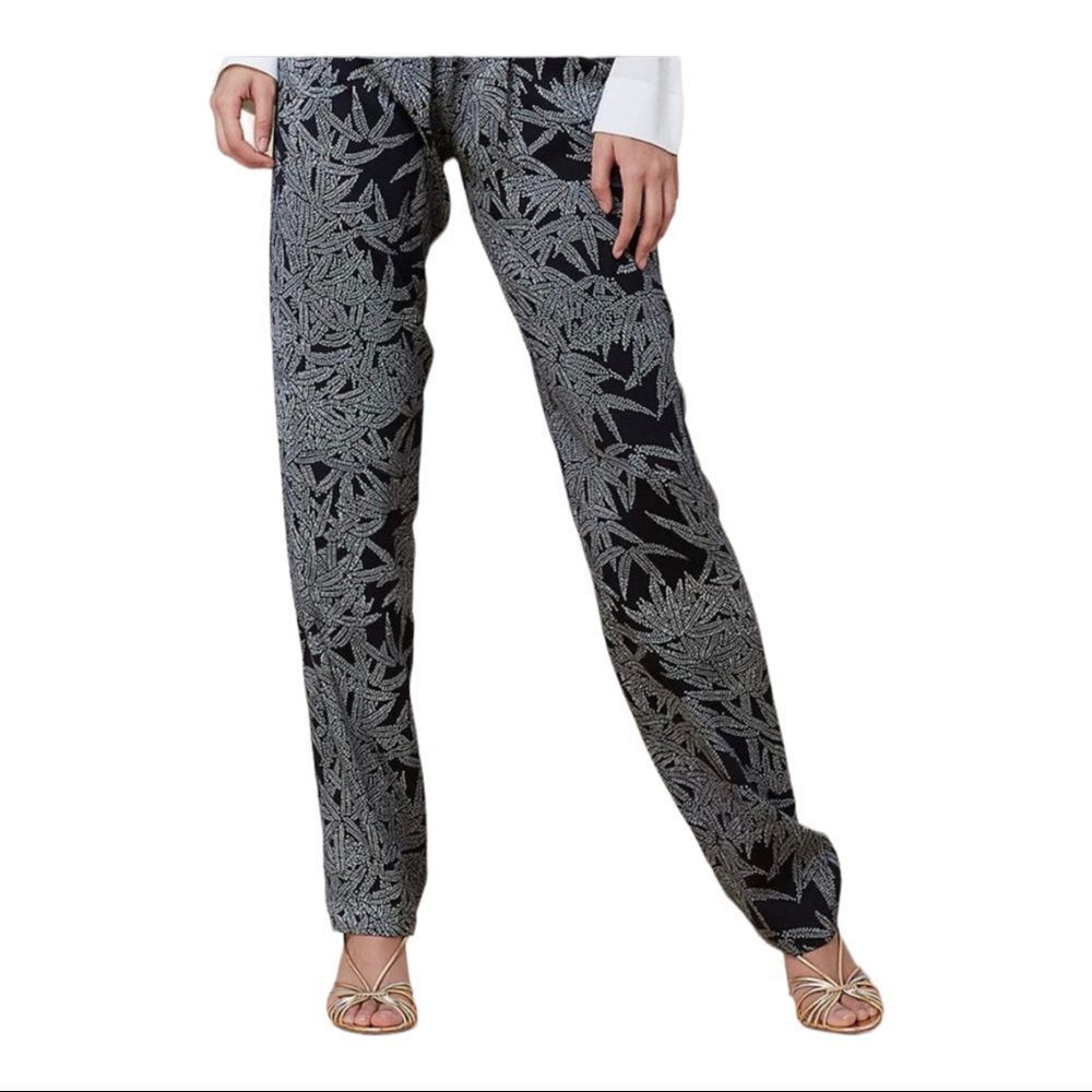 Diane Von Furstenburg Pull on Soft Silk Pleated Pants